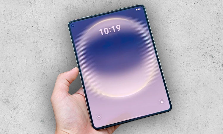 Xiaomi готовит складной смартфон с широким форм-фактором